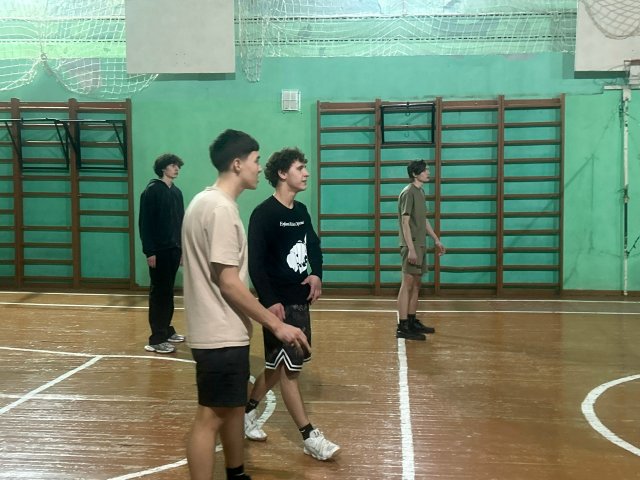 ? Волейбольные новогодние страсти кипели в первом корпусе! ?